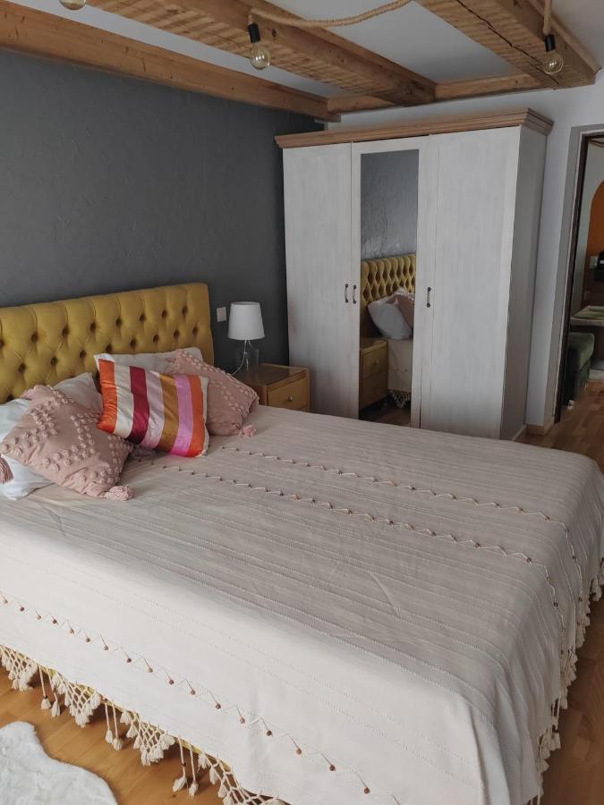 Appartement Evelyn'S Place à Braşov Extérieur photo