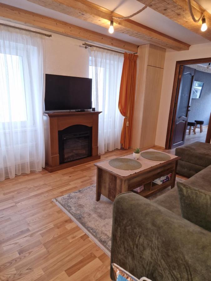Appartement Evelyn'S Place à Braşov Extérieur photo